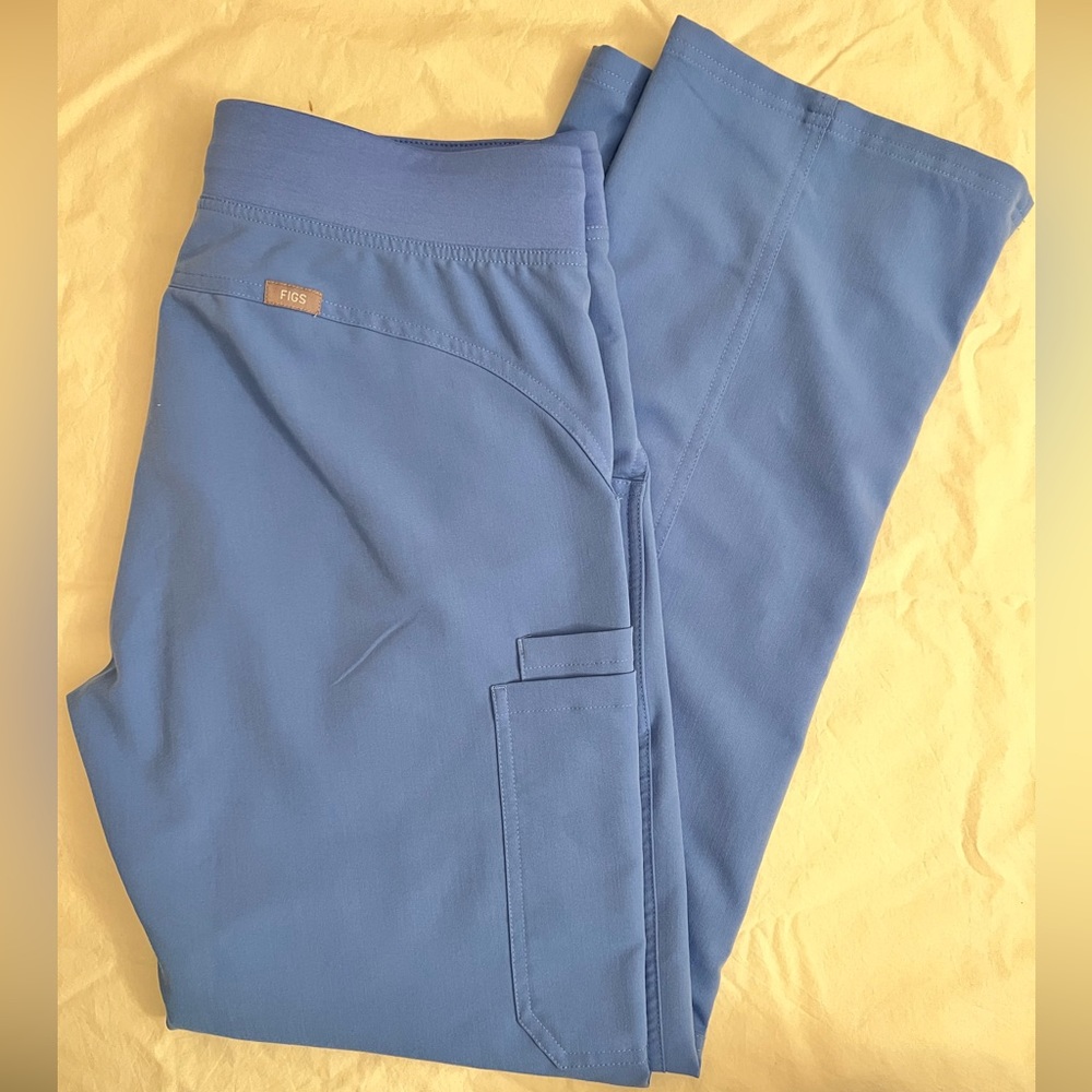 FIGS Women's Ceil Blue Kade™ - Cargo Scrub Pants